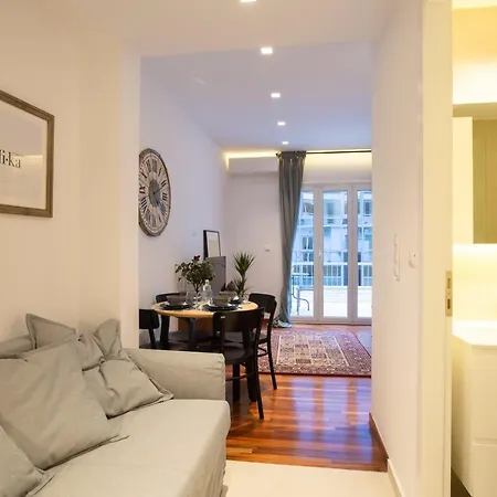 Phaedrus Living: City Centre Luxury Flat Mavromichali Αθήνα Εξωτερικό φωτογραφία