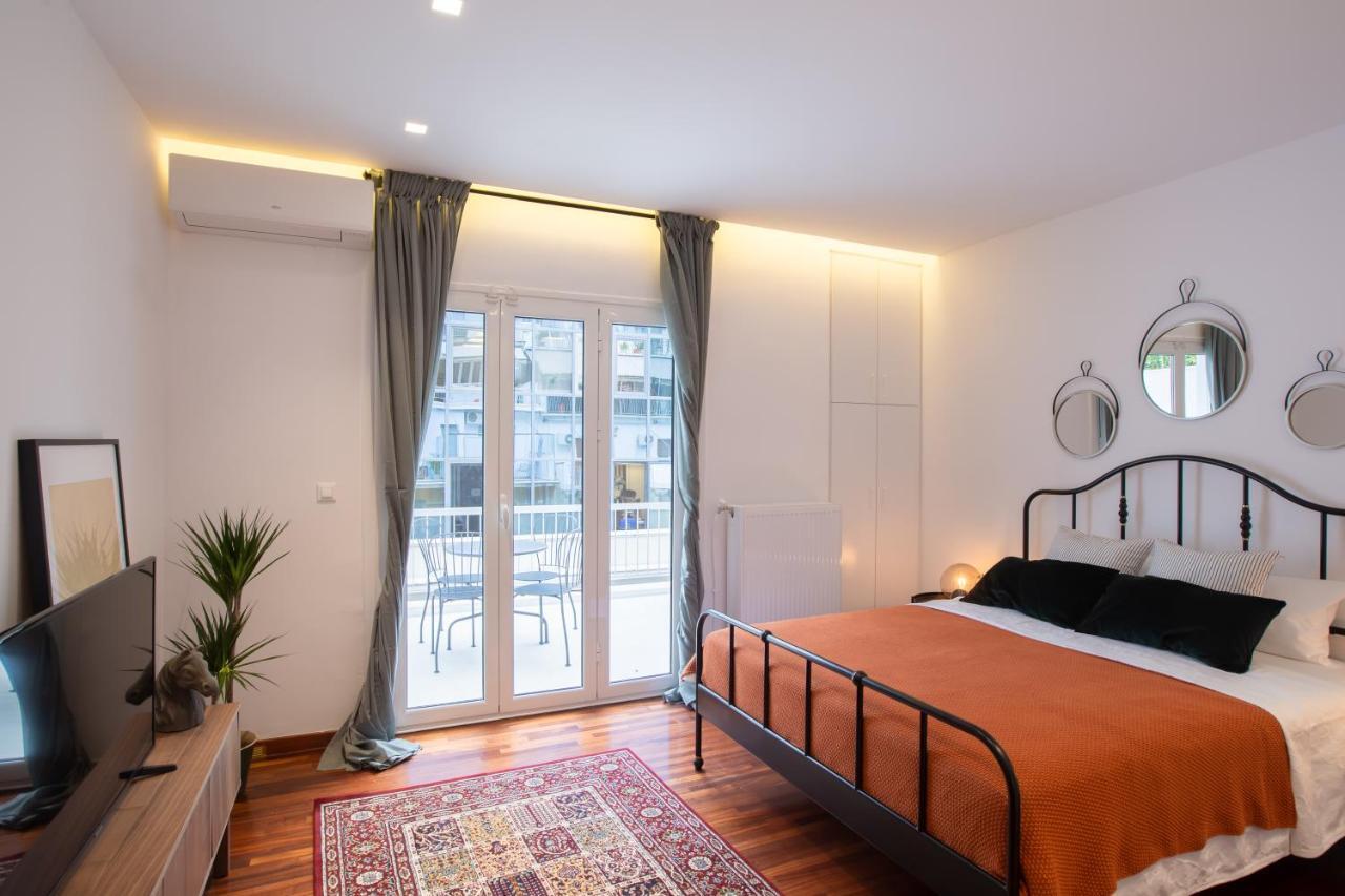 Phaedrus Living: Centre Luxury Flat Mavromichali