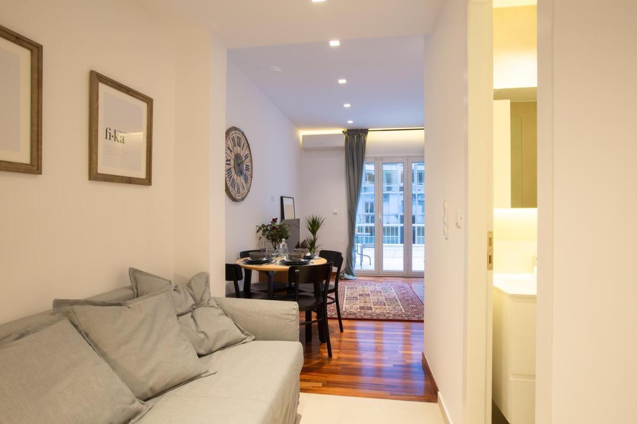 Phaedrus Living: Centre Luxury Flat Mavromichali *